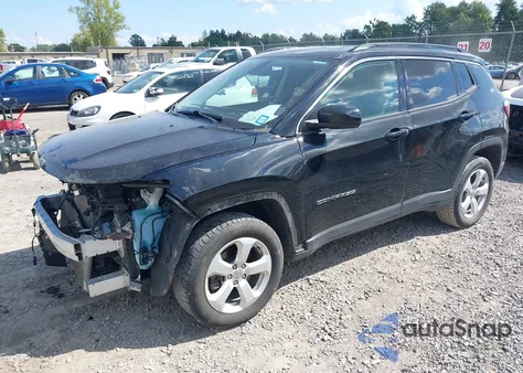 2019 Jeep Compass Latitude 4X4 from USA, damaged, VIN 3C4NJDBB1KT682742